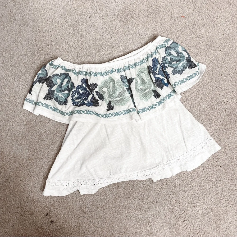 Free people to the left embroidered top - Picture 3 of 6
